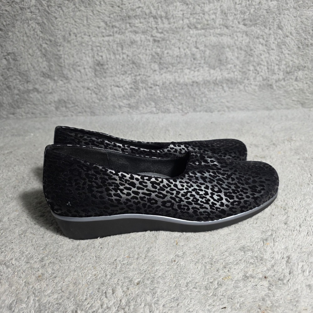 SAS Bliss Loafers Leopard Flex Fabric Low Wedge Heel Womens 11 Black NEW - Picture 5 of 8